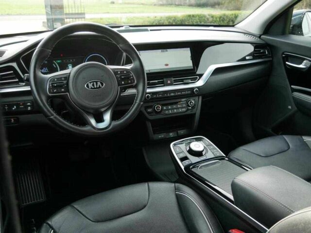 Черный Киа Niro, объемом двигателя 0 л и пробегом 104 тыс. км за 20775 $, фото 7 на Automoto.ua