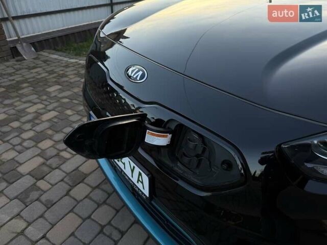 Чорний Кіа Niro, об'ємом двигуна 0 л та пробігом 69 тис. км за 21500 $, фото 13 на Automoto.ua