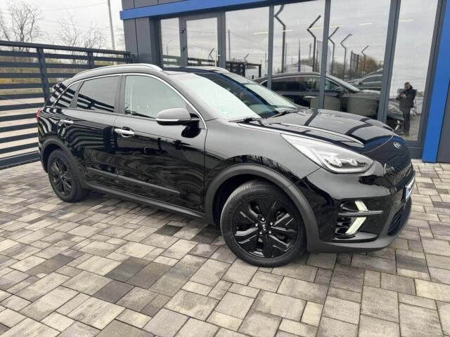 Черный Киа Niro, объемом двигателя 0 л и пробегом 112 тыс. км за 21900 $, фото 5 на Automoto.ua