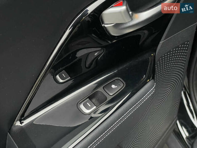 Черный Киа Niro, объемом двигателя 0 л и пробегом 111 тыс. км за 19300 $, фото 19 на Automoto.ua