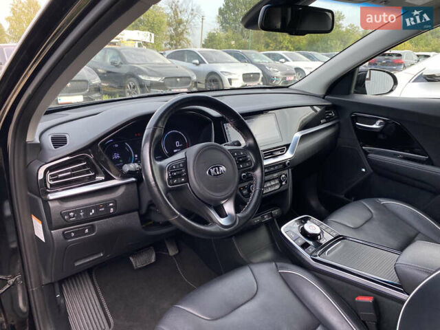 Чорний Кіа Niro, об'ємом двигуна 0 л та пробігом 64 тис. км за 22700 $, фото 36 на Automoto.ua