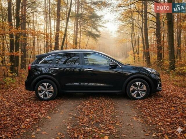 Чорний Кіа Niro, об'ємом двигуна 0 л та пробігом 112 тис. км за 19850 $, фото 19 на Automoto.ua