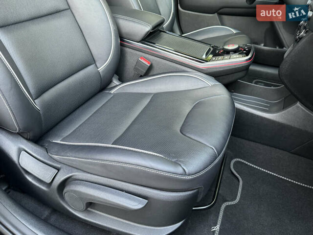 Черный Киа Niro, объемом двигателя 0 л и пробегом 50 тыс. км за 23499 $, фото 76 на Automoto.ua