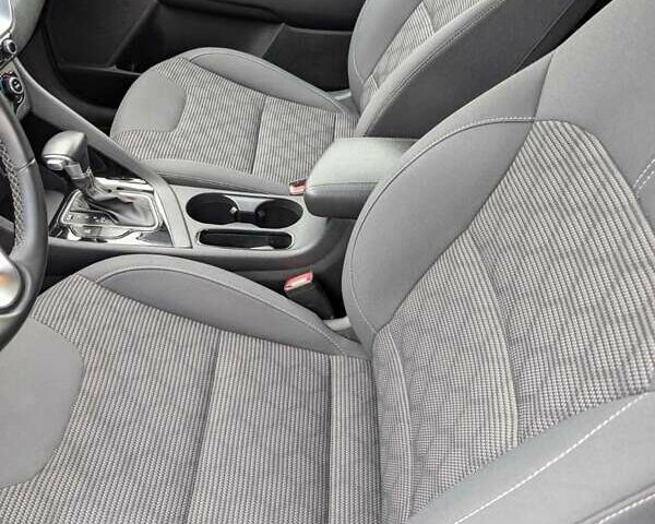 Черный Киа Niro, объемом двигателя 1.58 л и пробегом 33 тыс. км за 22600 $, фото 18 на Automoto.ua