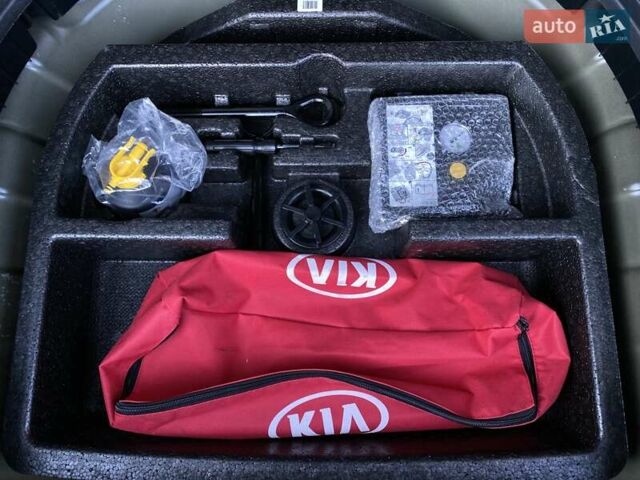 Черный Киа Niro, объемом двигателя 0 л и пробегом 93 тыс. км за 22700 $, фото 53 на Automoto.ua