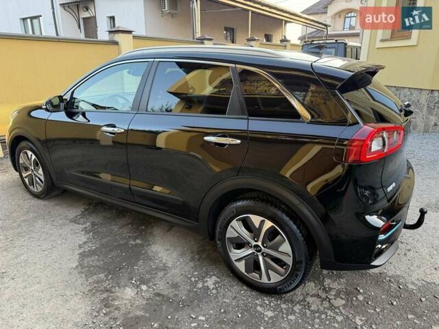Черный Киа Niro, объемом двигателя 0 л и пробегом 98 тыс. км за 17450 $, фото 4 на Automoto.ua