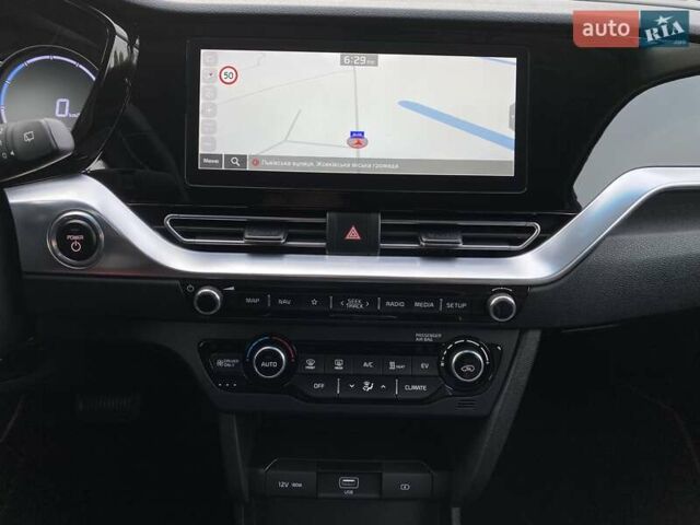 Чорний Кіа Niro, об'ємом двигуна 0 л та пробігом 96 тис. км за 20600 $, фото 44 на Automoto.ua