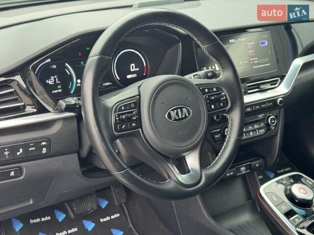Черный Киа Niro, объемом двигателя 0 л и пробегом 113 тыс. км за 21900 $, фото 17 на Automoto.ua