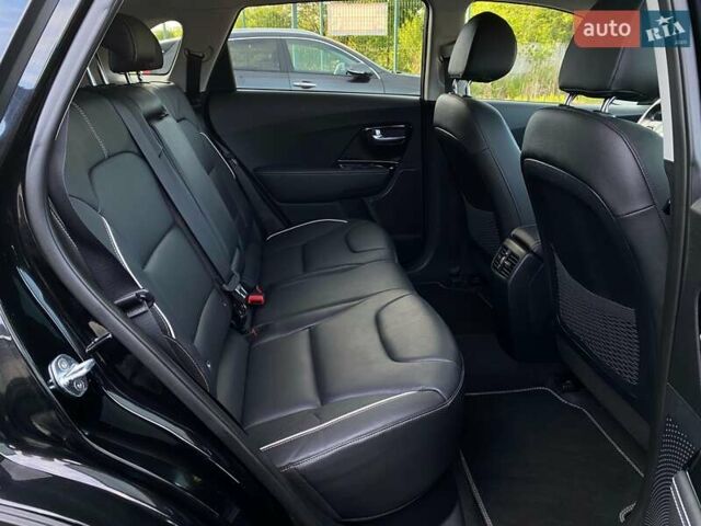 Чорний Кіа Niro, об'ємом двигуна 0 л та пробігом 88 тис. км за 22900 $, фото 59 на Automoto.ua