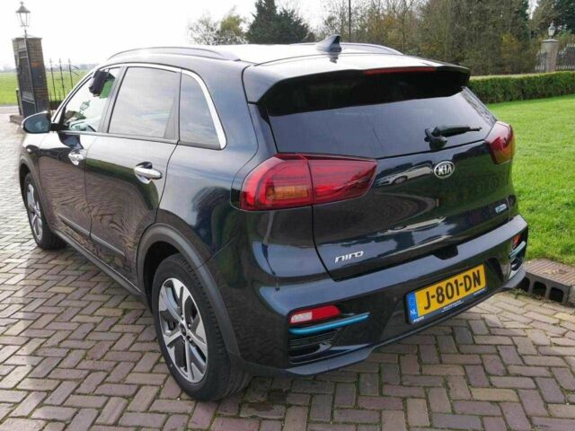 Черный Киа Niro, объемом двигателя 0 л и пробегом 104 тыс. км за 20775 $, фото 2 на Automoto.ua