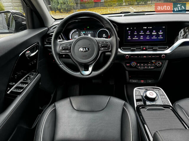 Черный Киа Niro, объемом двигателя 0 л и пробегом 78 тыс. км за 21700 $, фото 50 на Automoto.ua