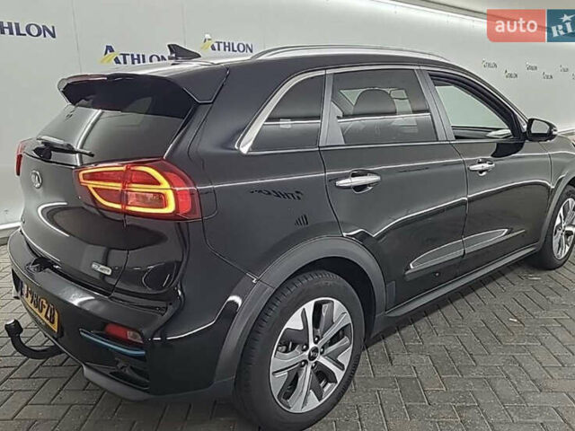 Чорний Кіа Niro, об'ємом двигуна 0 л та пробігом 69 тис. км за 21500 $, фото 60 на Automoto.ua
