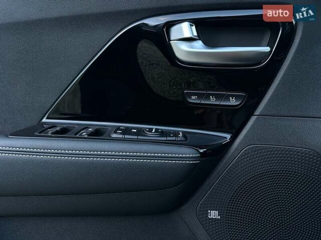 Чорний Кіа Niro, об'ємом двигуна 0 л та пробігом 35 тис. км за 24400 $, фото 3 на Automoto.ua