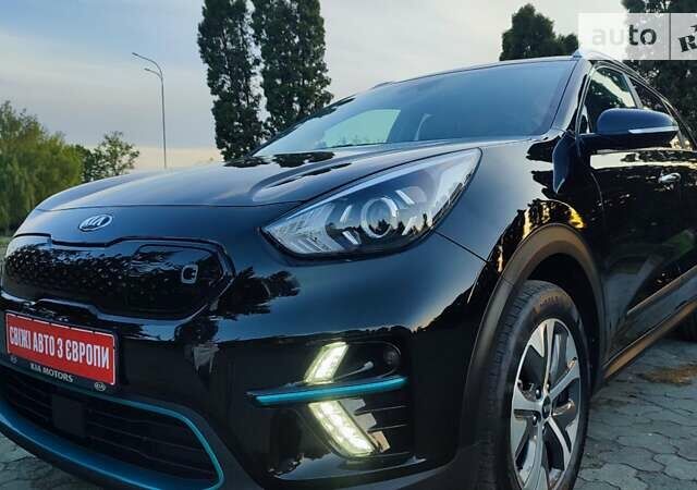 Чорний Кіа Niro, об'ємом двигуна 0 л та пробігом 83 тис. км за 19799 $, фото 24 на Automoto.ua