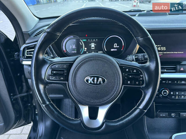 Чорний Кіа Niro, об'ємом двигуна 0 л та пробігом 144 тис. км за 19500 $, фото 48 на Automoto.ua