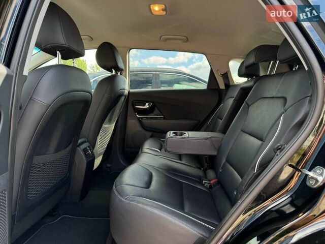 Чорний Кіа Niro, об'ємом двигуна 0 л та пробігом 69 тис. км за 23200 $, фото 73 на Automoto.ua