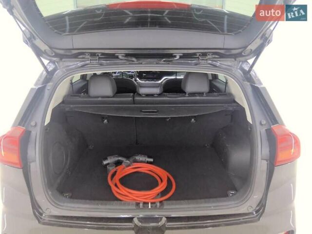 Черный Киа Niro, объемом двигателя 0 л и пробегом 122 тыс. км за 18900 $, фото 4 на Automoto.ua
