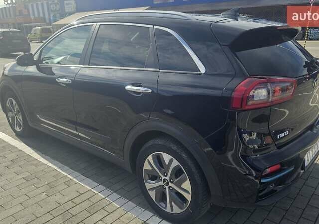 Черный Киа Niro, объемом двигателя 0 л и пробегом 121 тыс. км за 18500 $, фото 6 на Automoto.ua