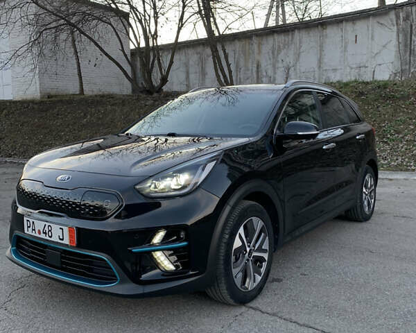 Черный Киа Niro, объемом двигателя 0 л и пробегом 110 тыс. км за 19250 $, фото 1 на Automoto.ua