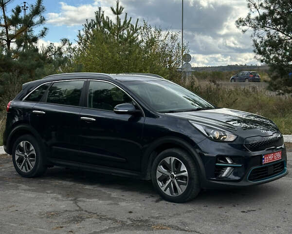Киа Niro 2020 в Золочев на Automoto.ua Черный Киа Niro, объемом двигателя 0 л и пробегом 145 тыс. км за 18150 $, фото 7 на Automoto.ua