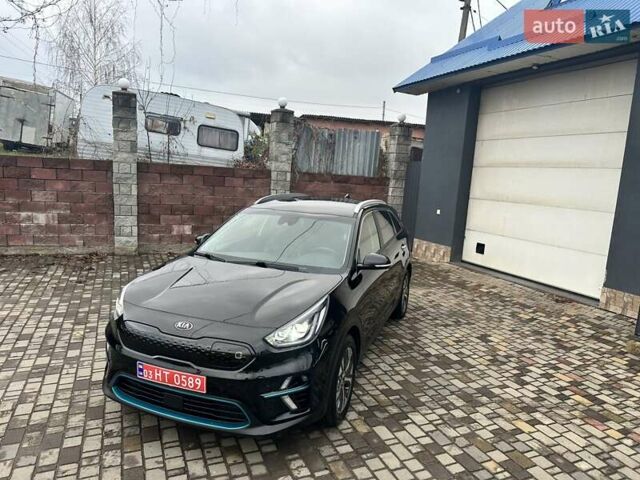 Чорний Кіа Niro, об'ємом двигуна 0 л та пробігом 104 тис. км за 20923 $, фото 2 на Automoto.ua