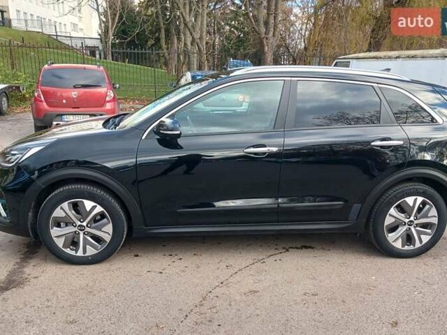 Черный Киа Niro, объемом двигателя 0 л и пробегом 125 тыс. км за 19300 $, фото 1 на Automoto.ua