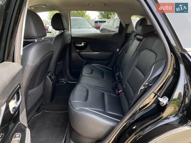 Черный Киа Niro, объемом двигателя 0 л и пробегом 115 тыс. км за 21300 $, фото 49 на Automoto.ua