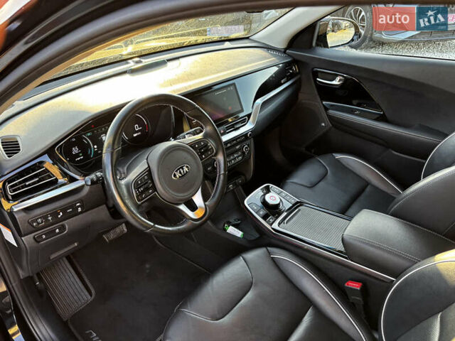 Черный Киа Niro, объемом двигателя 0 л и пробегом 112 тыс. км за 19999 $, фото 24 на Automoto.ua