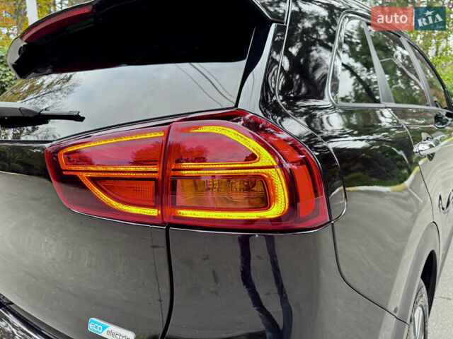 Чорний Кіа Niro, об'ємом двигуна 0 л та пробігом 107 тис. км за 20500 $, фото 35 на Automoto.ua