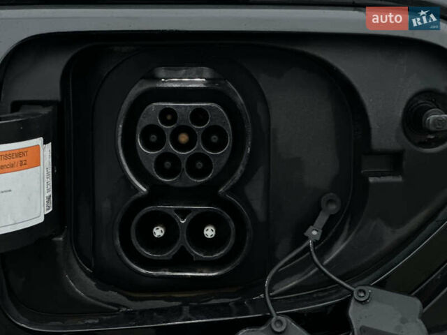 Чорний Кіа Niro, об'ємом двигуна 0 л та пробігом 130 тис. км за 18300 $, фото 25 на Automoto.ua