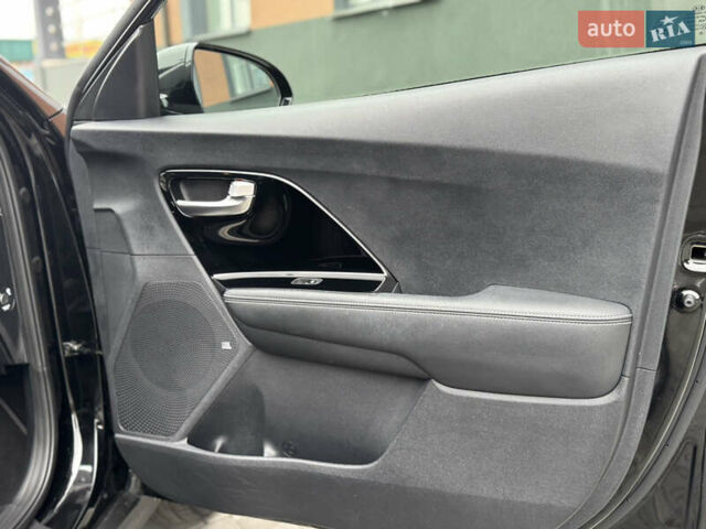 Черный Киа Niro, объемом двигателя 0 л и пробегом 132 тыс. км за 18699 $, фото 60 на Automoto.ua