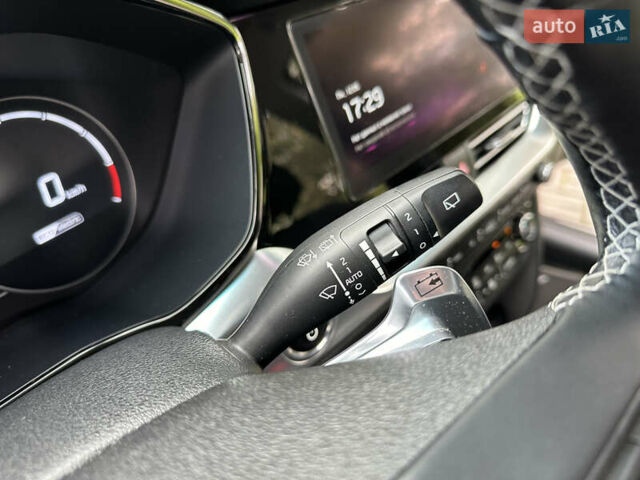 Чорний Кіа Niro, об'ємом двигуна 0 л та пробігом 46 тис. км за 19750 $, фото 53 на Automoto.ua