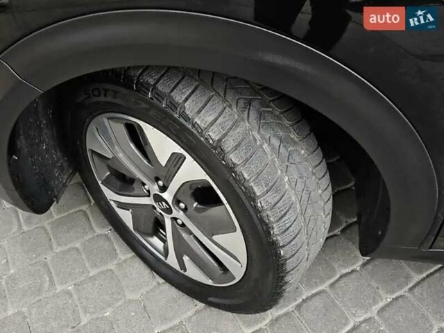 Черный Киа Niro, объемом двигателя 0 л и пробегом 144 тыс. км за 19500 $, фото 26 на Automoto.ua