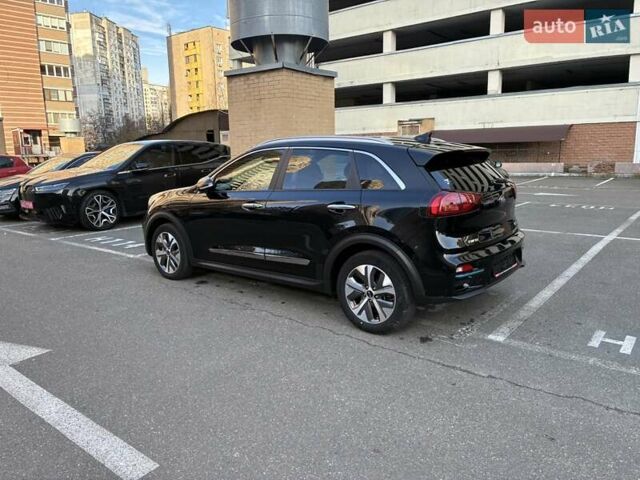 Черный Киа Niro, объемом двигателя 0 л и пробегом 105 тыс. км за 20500 $, фото 20 на Automoto.ua