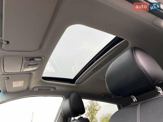 Чорний Кіа Niro, об'ємом двигуна 0 л та пробігом 96 тис. км за 20600 $, фото 22 на Automoto.ua