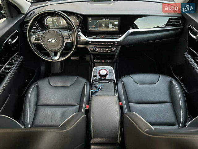 Черный Киа Niro, объемом двигателя 0 л и пробегом 152 тыс. км за 18450 $, фото 29 на Automoto.ua