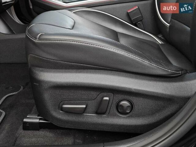 Чорний Кіа Niro, об'ємом двигуна 0 л та пробігом 115 тис. км за 20700 $, фото 20 на Automoto.ua