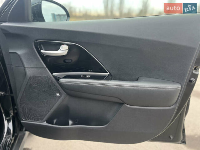 Чорний Кіа Niro, об'ємом двигуна 0 л та пробігом 140 тис. км за 17999 $, фото 40 на Automoto.ua