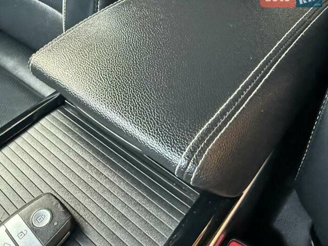 Черный Киа Niro, объемом двигателя 0 л и пробегом 98 тыс. км за 17450 $, фото 55 на Automoto.ua