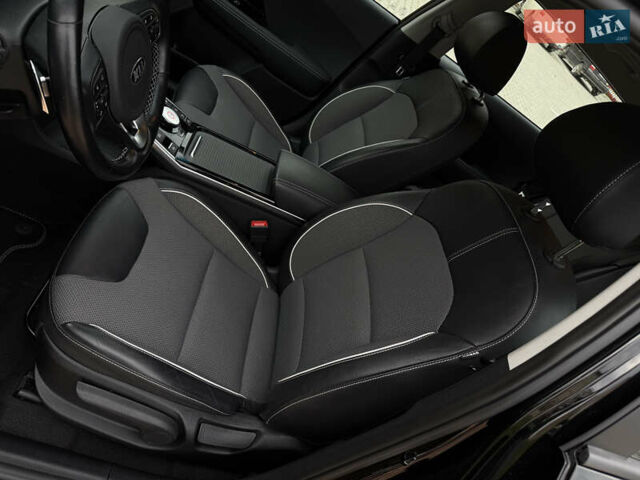 Киа Niro 2020 в Тернополе на Automoto.ua Черный Киа Niro, объемом двигателя 0 л и пробегом 92 тыс. км за 19899 $, фото 29 на Automoto.ua