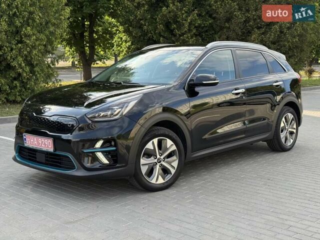 Черный Киа Niro, объемом двигателя 0 л и пробегом 98 тыс. км за 20999 $, фото 2 на Automoto.ua