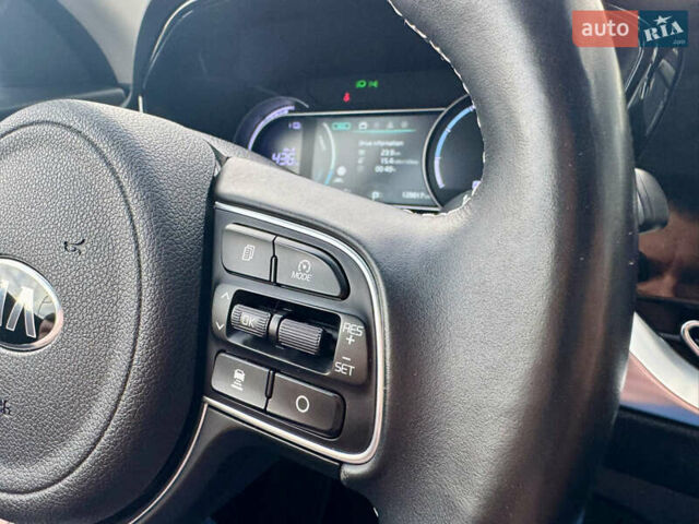 Черный Киа Niro, объемом двигателя 0 л и пробегом 128 тыс. км за 19600 $, фото 38 на Automoto.ua