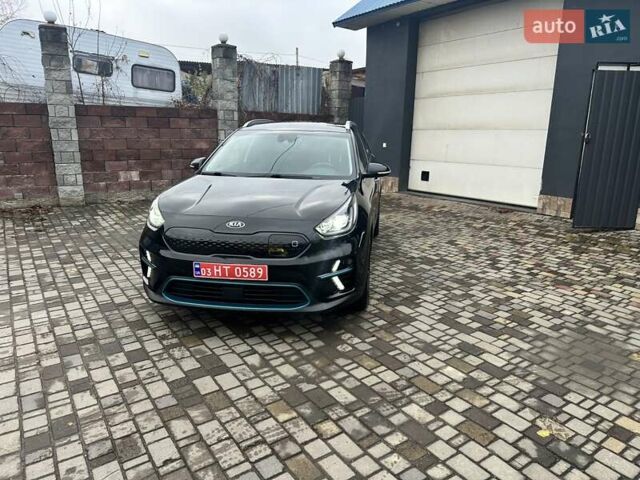 Чорний Кіа Niro, об'ємом двигуна 0 л та пробігом 104 тис. км за 20923 $, фото 10 на Automoto.ua