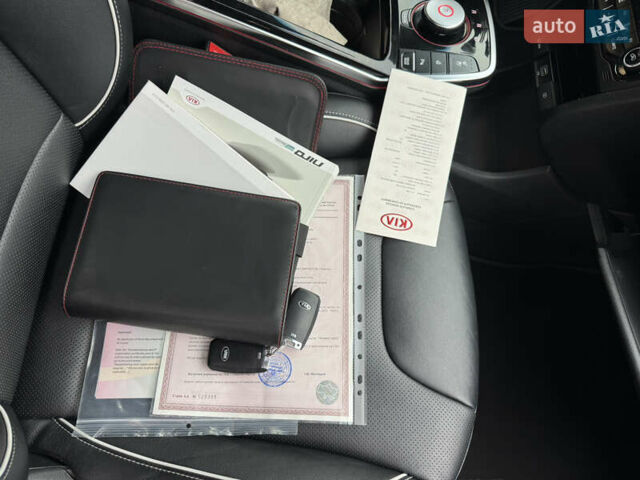 Чорний Кіа Niro, об'ємом двигуна 0 л та пробігом 109 тис. км за 17499 $, фото 60 на Automoto.ua