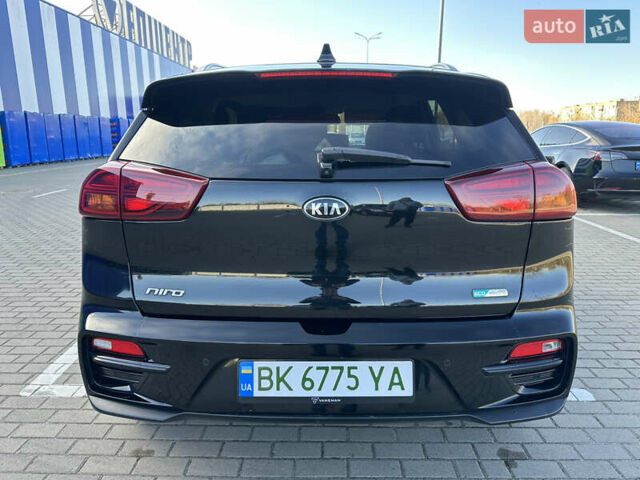 Чорний Кіа Niro, об'ємом двигуна 0 л та пробігом 144 тис. км за 19500 $, фото 16 на Automoto.ua
