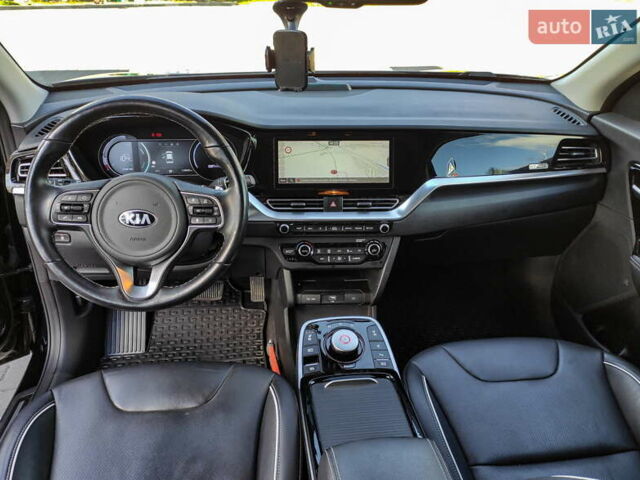 Черный Киа Niro, объемом двигателя 0 л и пробегом 124 тыс. км за 19500 $, фото 16 на Automoto.ua