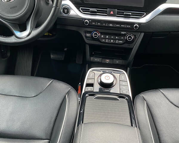 Киа Niro 2020 в Виннице на Automoto.ua Черный Киа Niro, объемом двигателя 0 л и пробегом 170 тыс. км за 18499 $, фото 17 на Automoto.ua