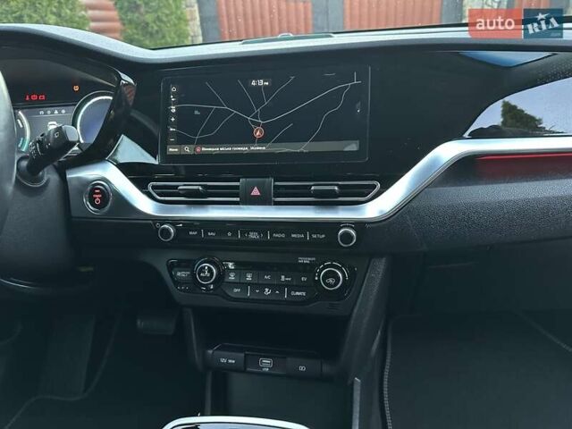 Черный Киа Niro, объемом двигателя 0 л и пробегом 115 тыс. км за 18700 $, фото 24 на Automoto.ua