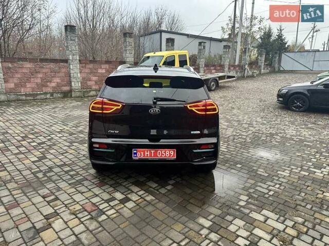 Чорний Кіа Niro, об'ємом двигуна 0 л та пробігом 104 тис. км за 20923 $, фото 7 на Automoto.ua