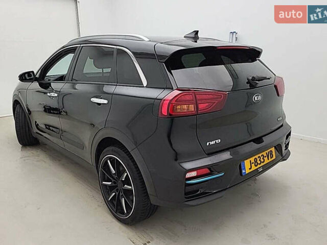Черный Киа Niro, объемом двигателя 0 л и пробегом 128 тыс. км за 19463 $, фото 3 на Automoto.ua